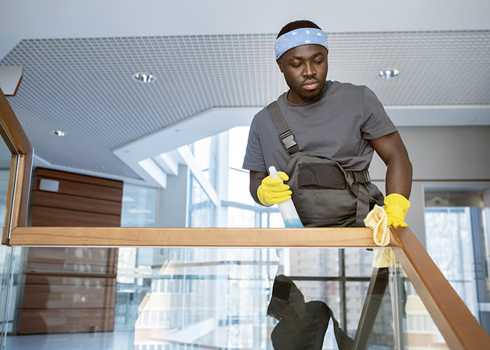 Services de nettoyage tertiaires et industriels : Services pour les collectivités et administrations