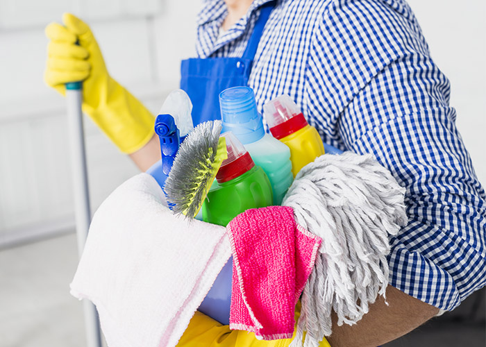 Services de nettoyage tertiaires et industriels : Services pour les commerces